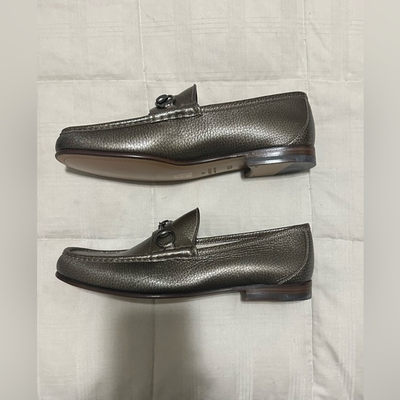 Men’s Gucci Horsebit Loafers in platinum metallic leather - Picture 4 of 9